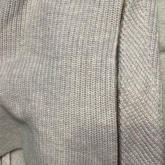 Women's Cabi ‎ Gray V-neck sweater oversized Size XS - Picture 6 of 7